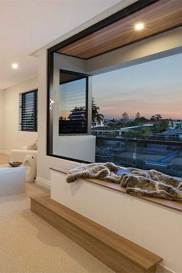  Folding window