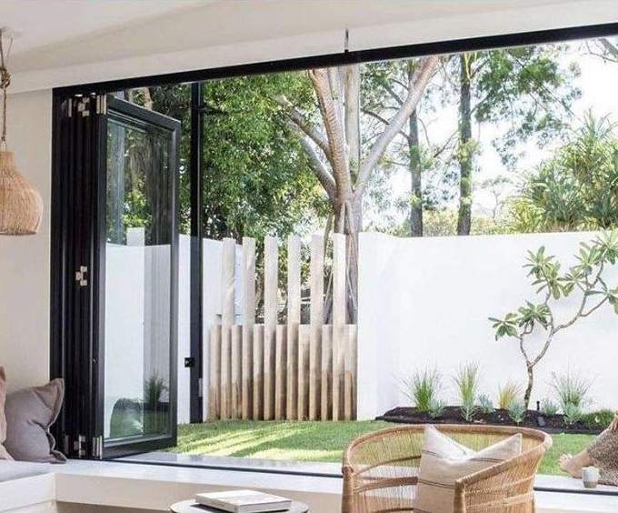 Folding window