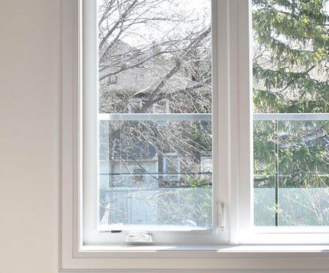 Awning swing window