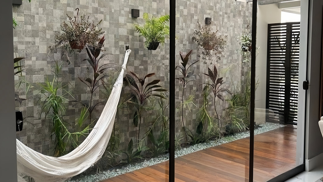 Sliding door